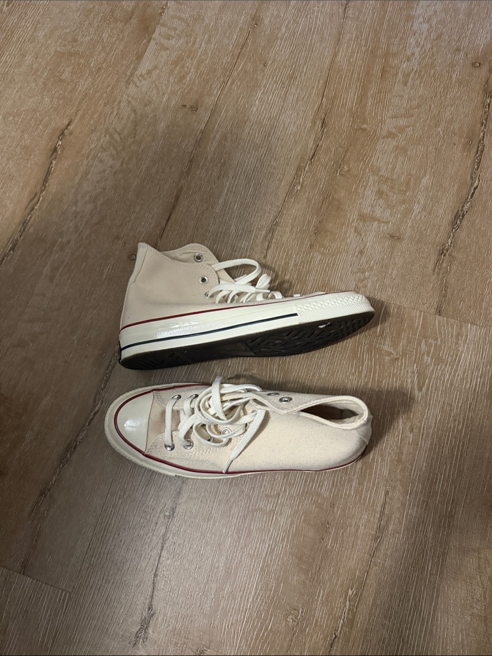 Women’s/mens Canvas High-Top converse Sneakers in Off-White